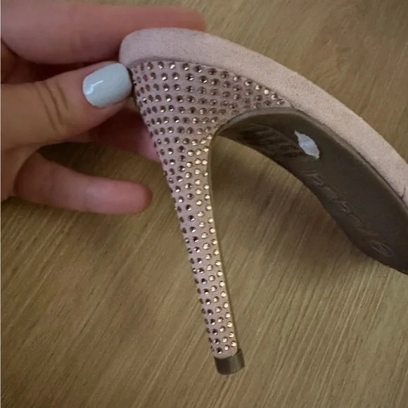 NWT Bebe Women's Sandraa Heels in Blush - Picture 4 of 8